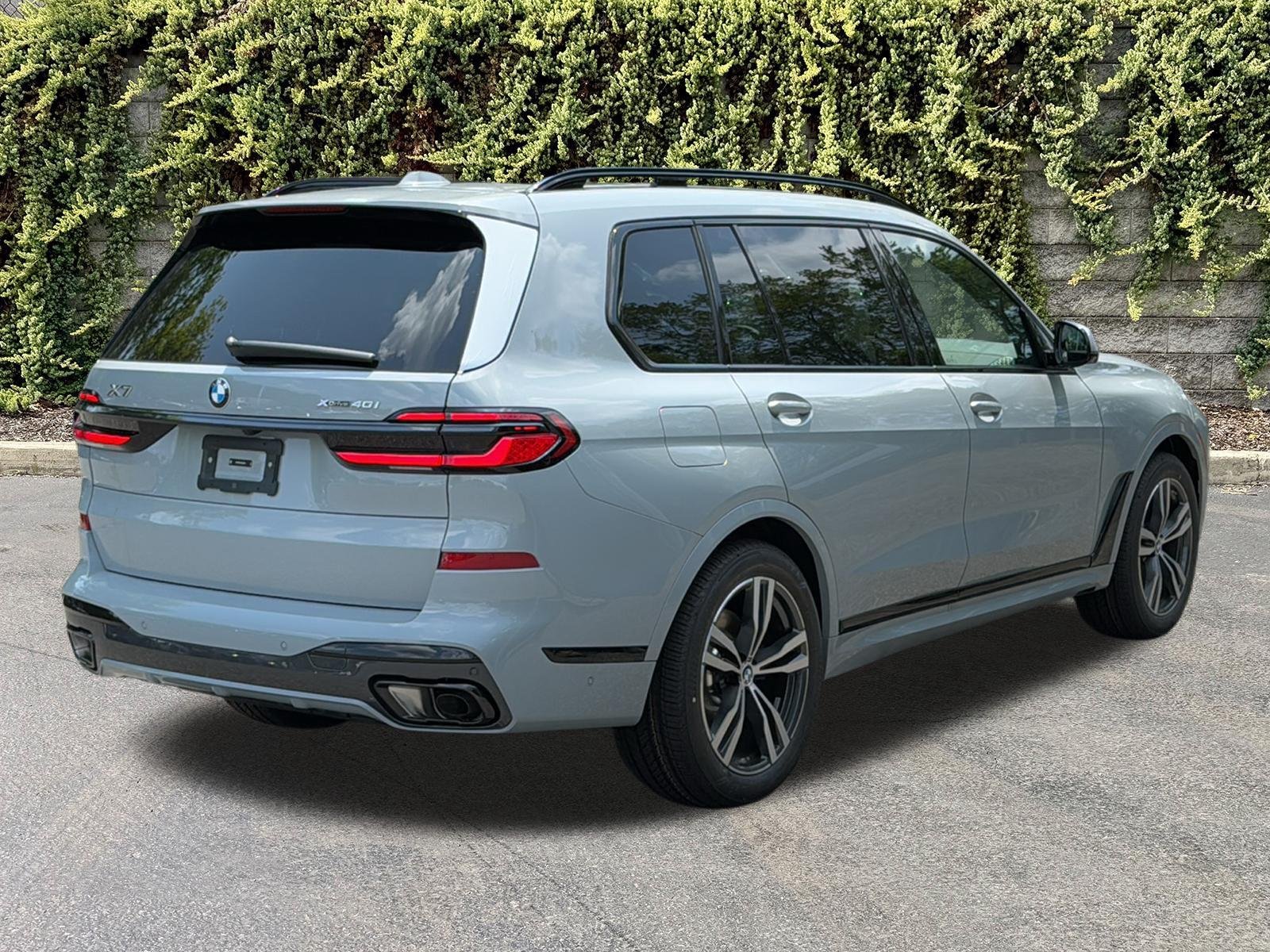 New 2027 Brooklyn Grey Metallic BMW xDrive40i image 4