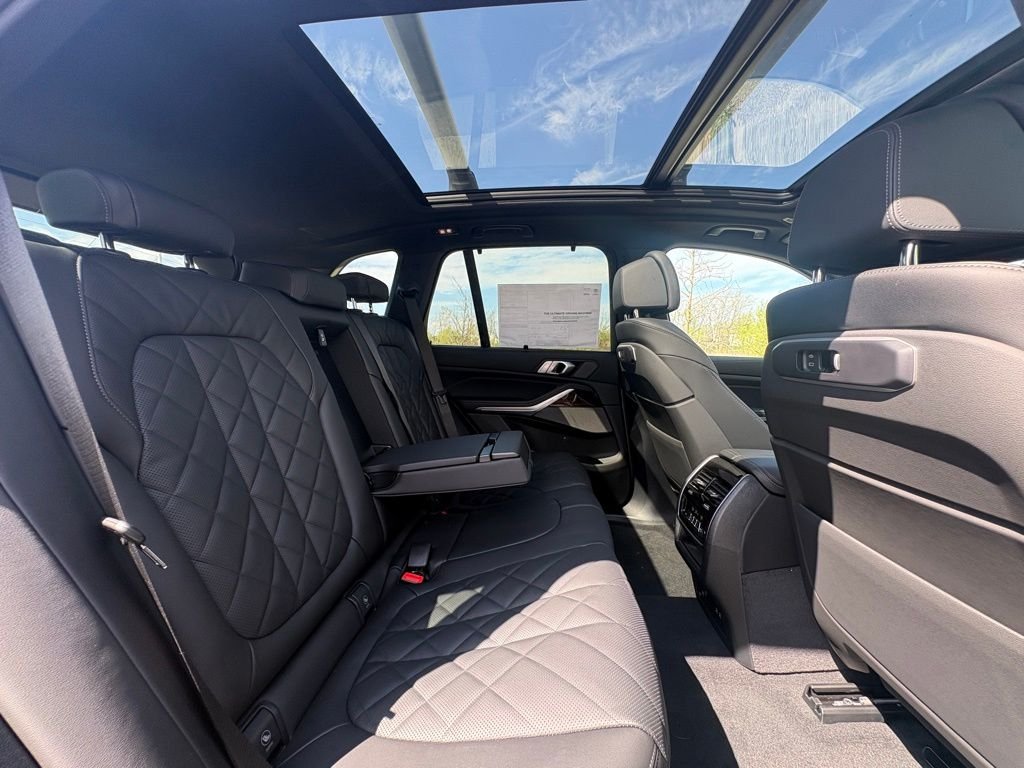 Used 2026 Gray BMW xDrive40i image 22