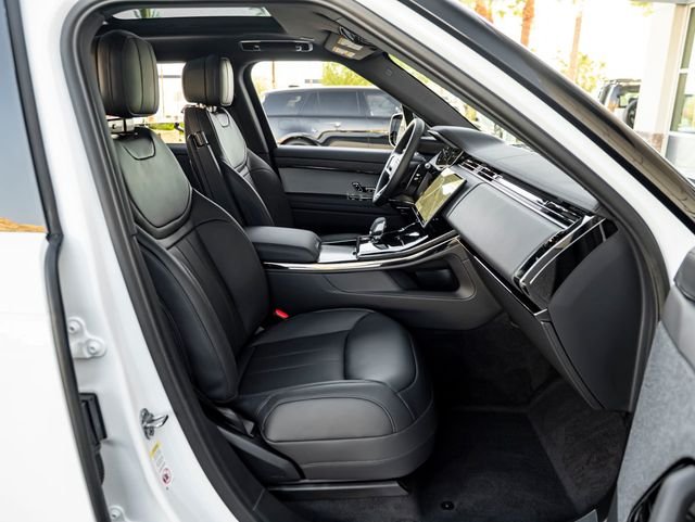 New 2026 Fuji White Land Rover SE image 32