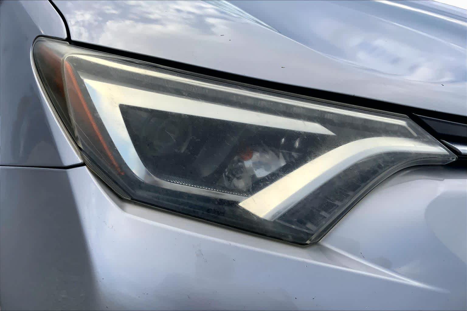 Used 2018 Silver Sky Metallic Toyota Limited image 27