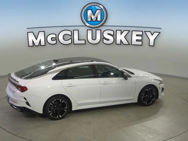 Used 2023 White Kia GT-Line image 4
