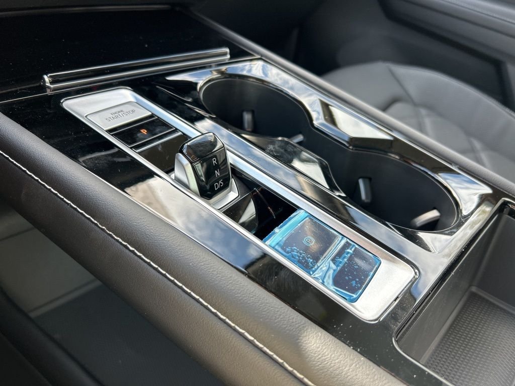 New 2026 White/off-white Volkswagen SE w/Technology image 38