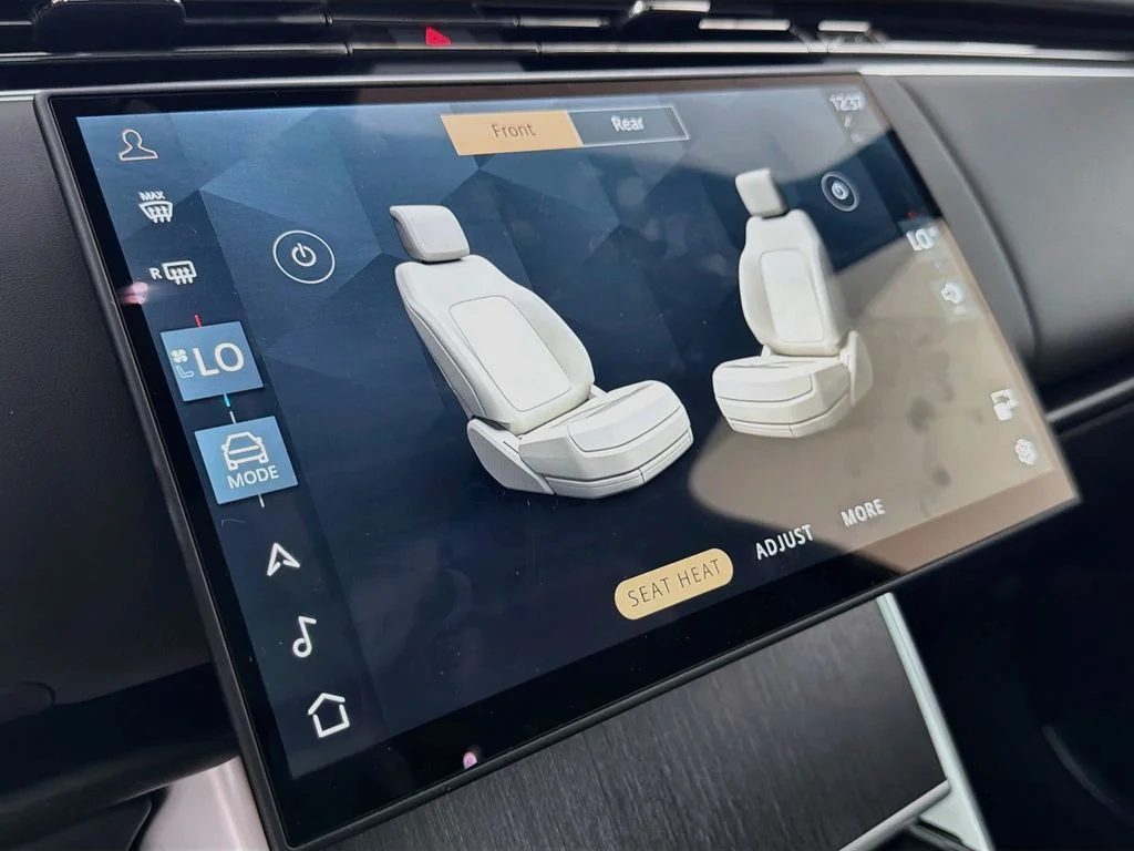 New 2026 Fuji White Land Rover SE image 21