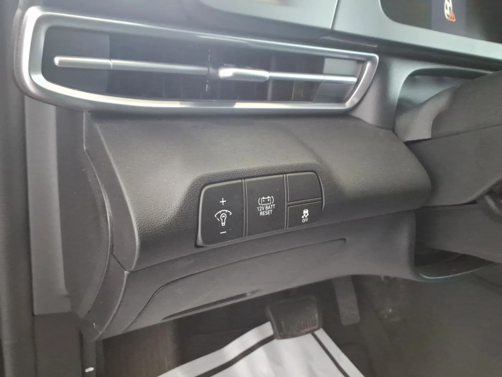 Used 2025 Ultimate Red Hyundai Blue image 21