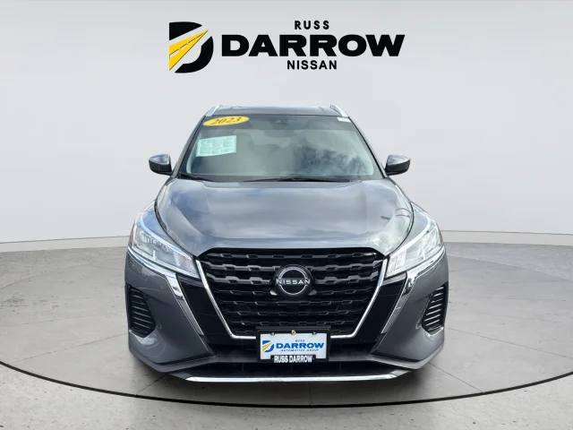 Used 2023 Gray Nissan SV image 8