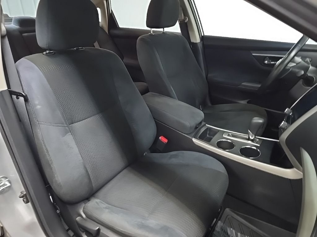 Used 2015 Silver Nissan 2.5 SV image 15