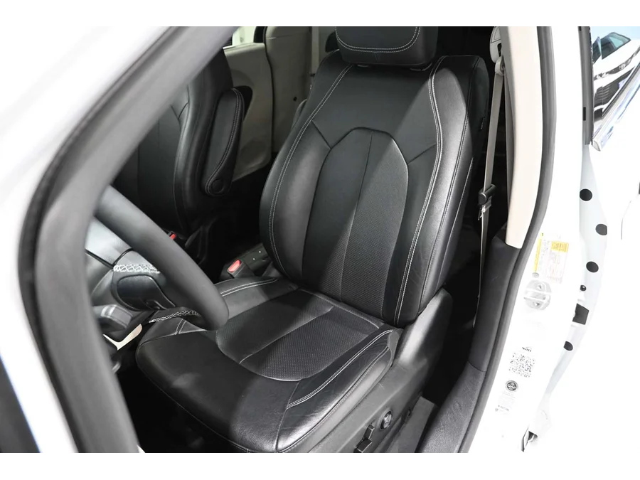 Used 2022 WHITE Chrysler Touring L Mobility Handicap Van image 14