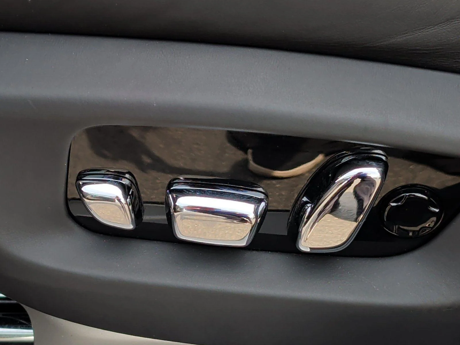 Used 2021 Black Diamond Rolls-Royce BASE image 16