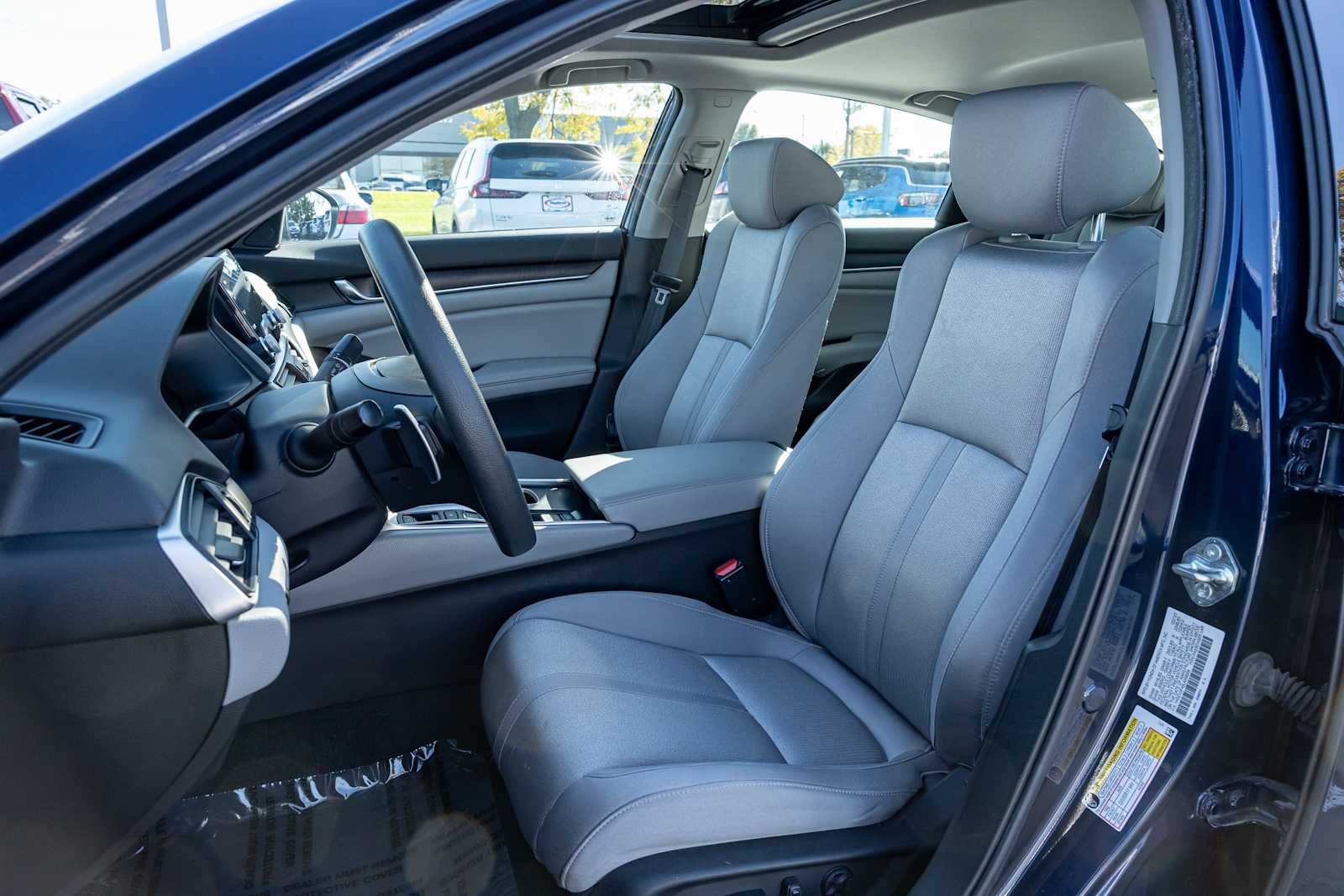 Used 2020 Obsidian Blue Pearl Honda EX image 29