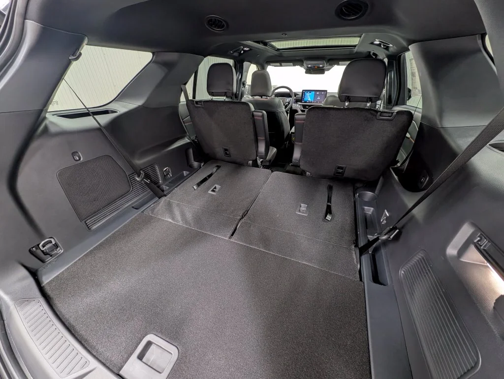 New 2027 Avalanche Gray Ford ST-Line image 21