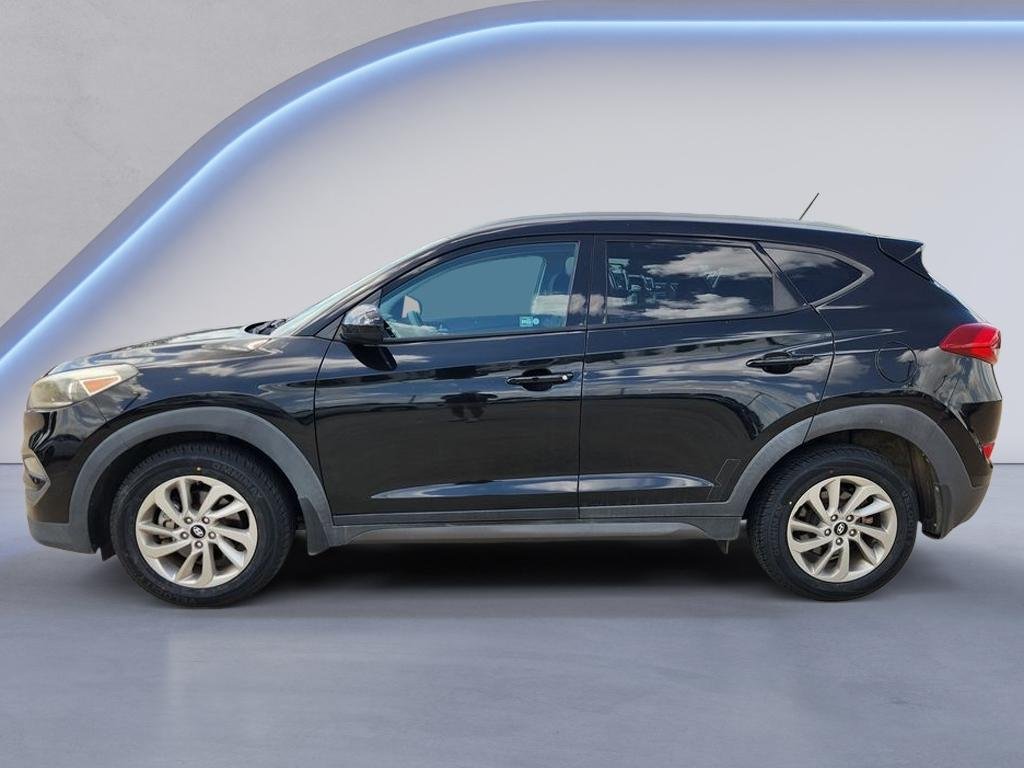 Used 2016 Ash Black Hyundai SE image 6