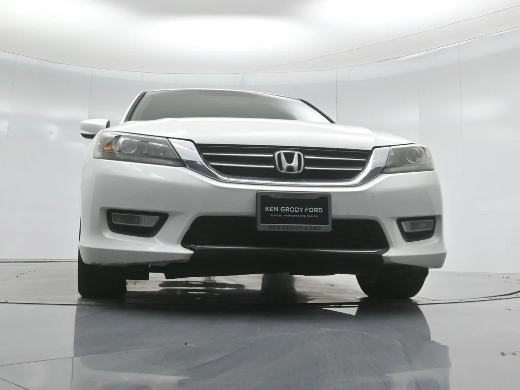 Used 2013  Honda Sport image 40
