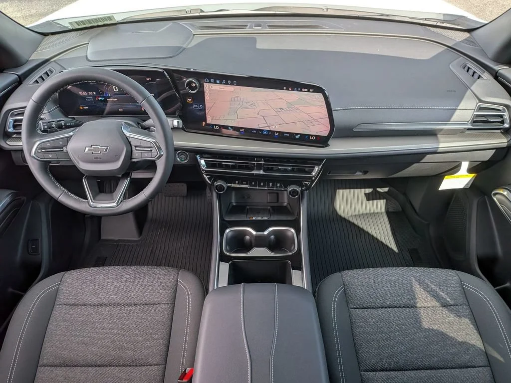 New 2026 Summit White Chevrolet LT image 30