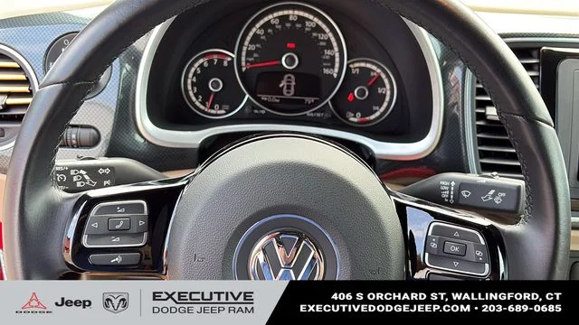 Used 2014 Red Volkswagen 2.0T R-Line image 9