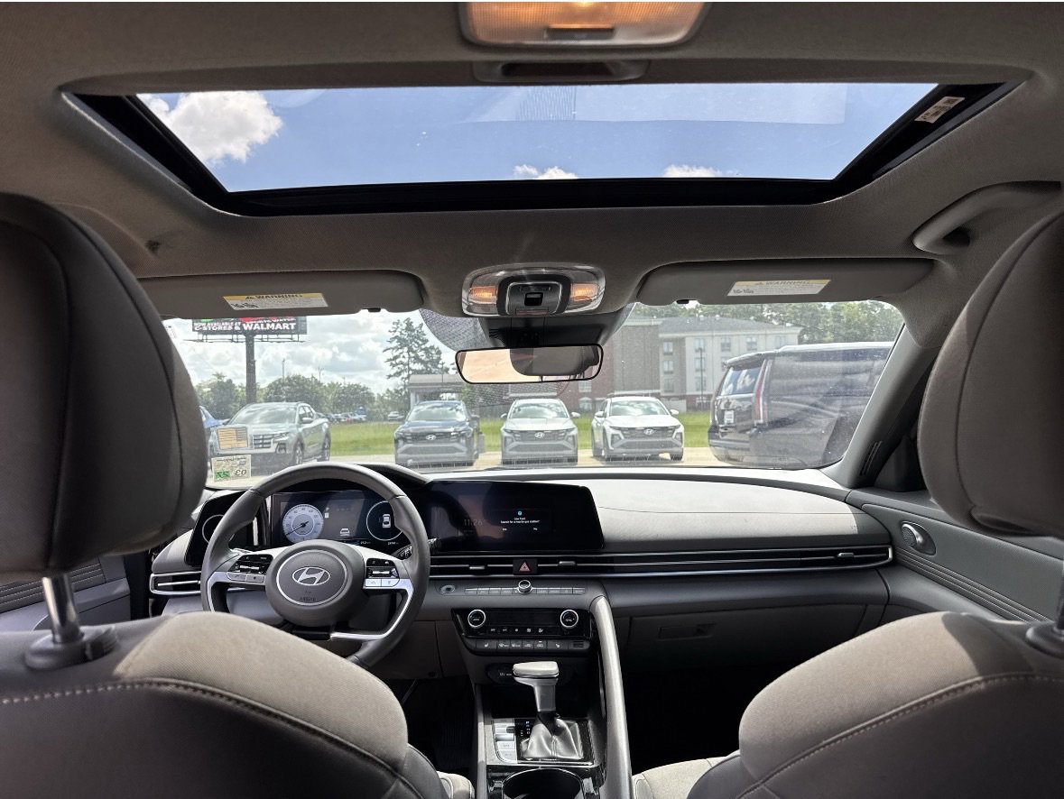 Used 2025 Ecotronic Gray Hyundai SEL Convenience image 12