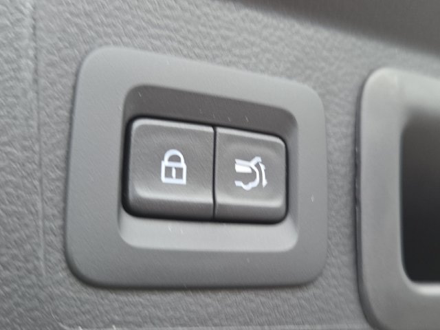 New 2026 Wind Chill Pearl Mazda 2.5 S Preferred AWD image 13