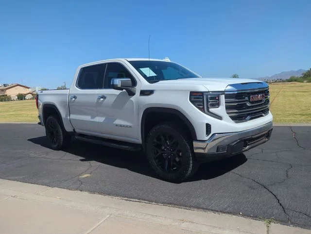 2023 GMC Sierra 4WD Crew Cab Short Box SLT's photo