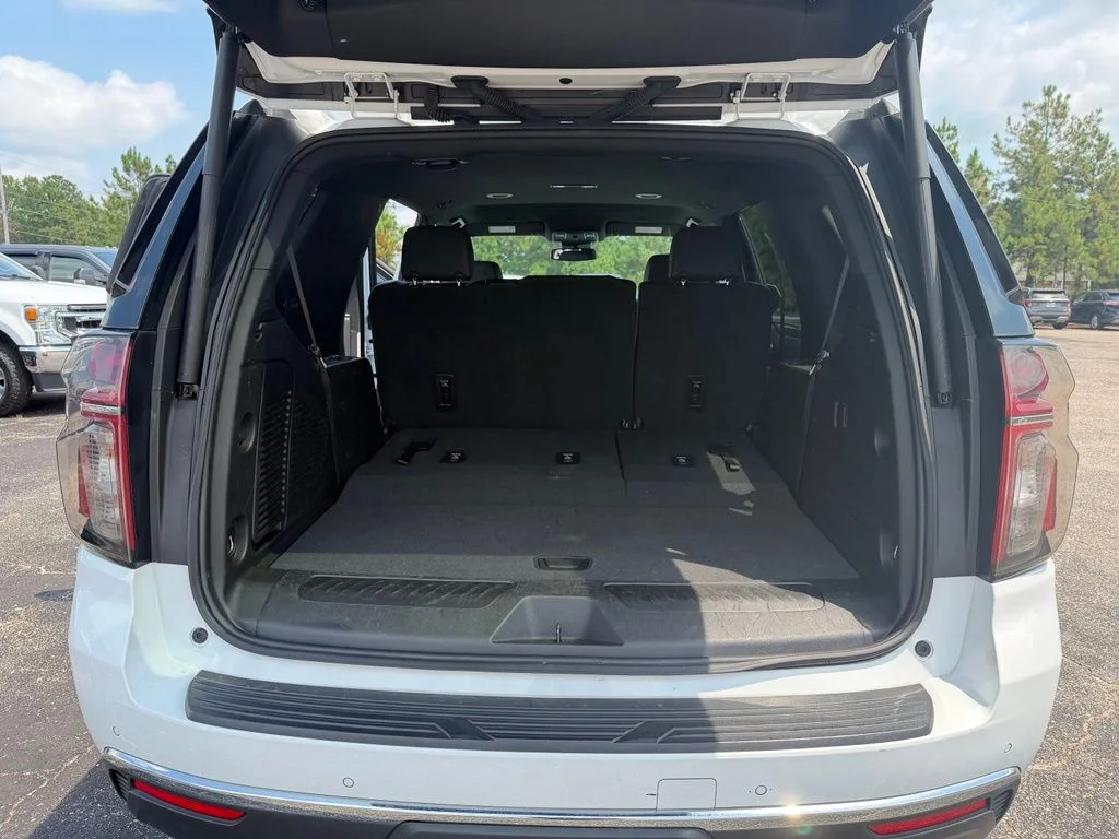Used 2024 Summit White Chevrolet LT image 15