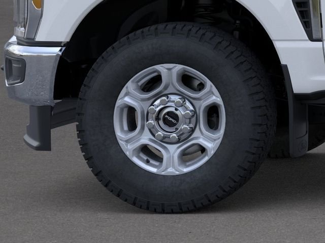 New 2026 Oxford White Ford XLT image 19