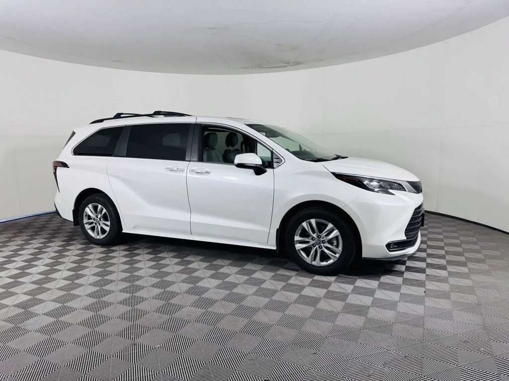 Used 2025 Beige Toyota XLE image 2
