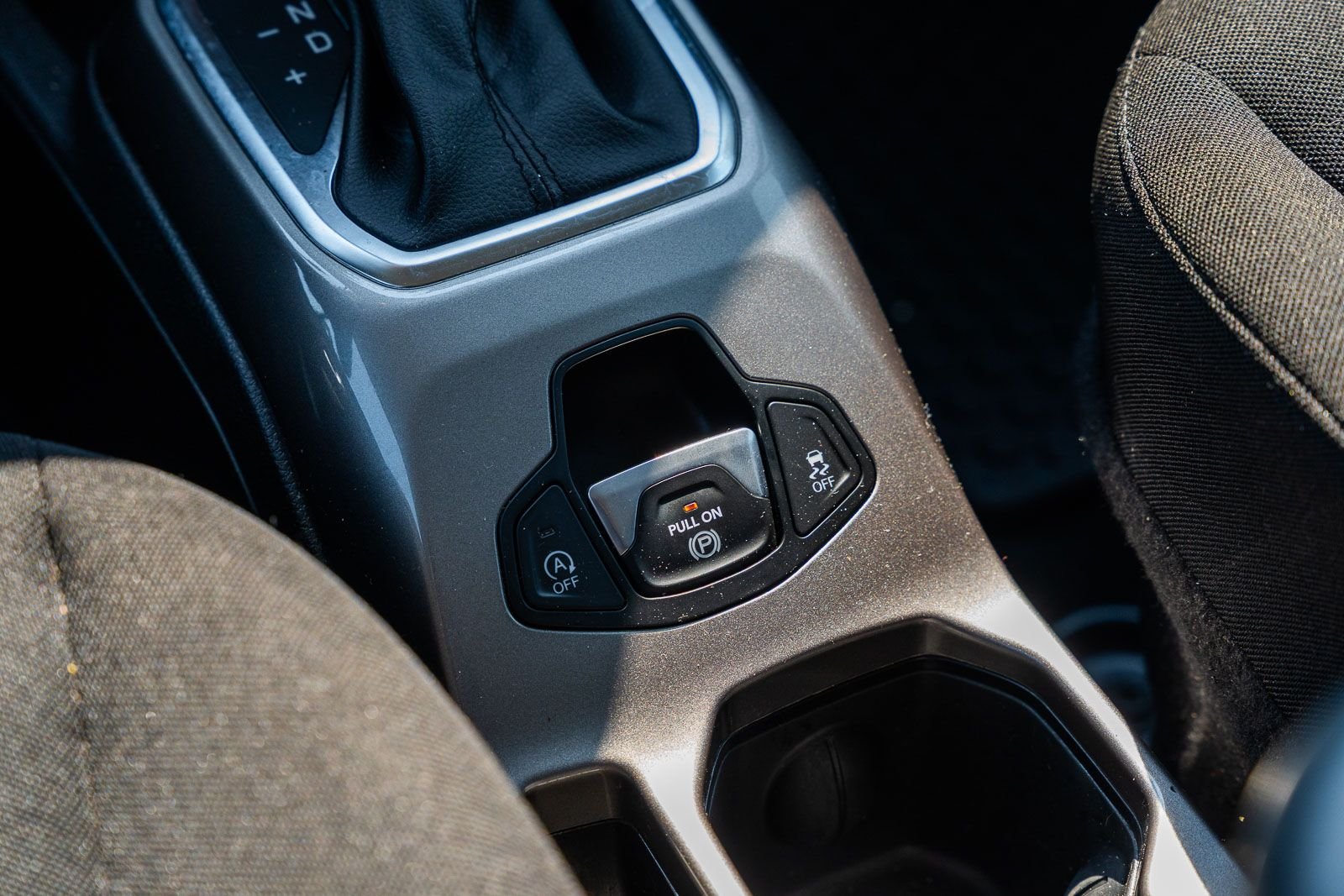 Used 2022 Teal Jeep Latitude image 27