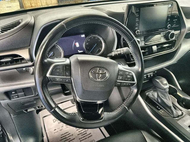 Used 2021 Gray Toyota XLE image 14