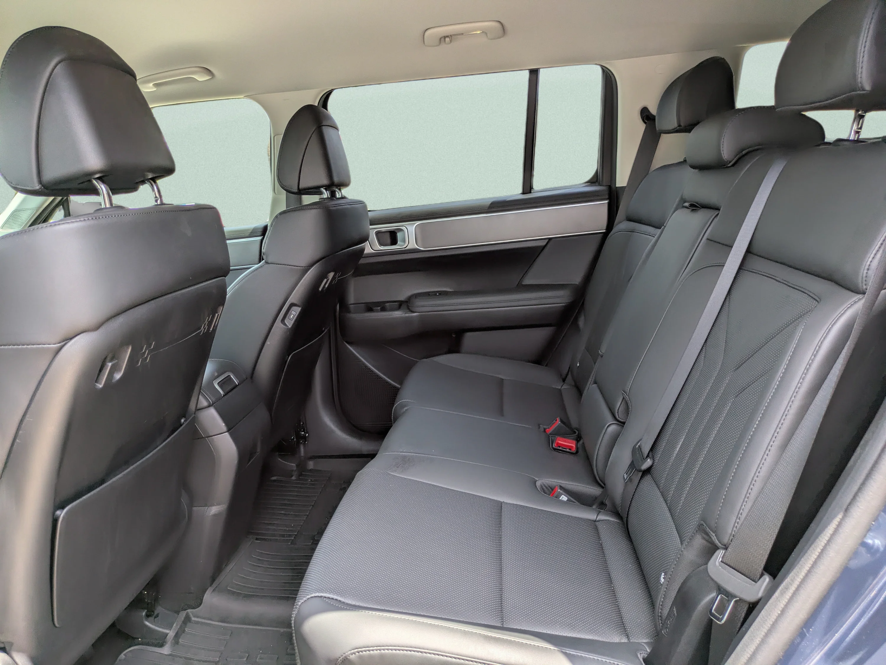 Used 2025 Atlantis Blue Hyundai SEL image 13