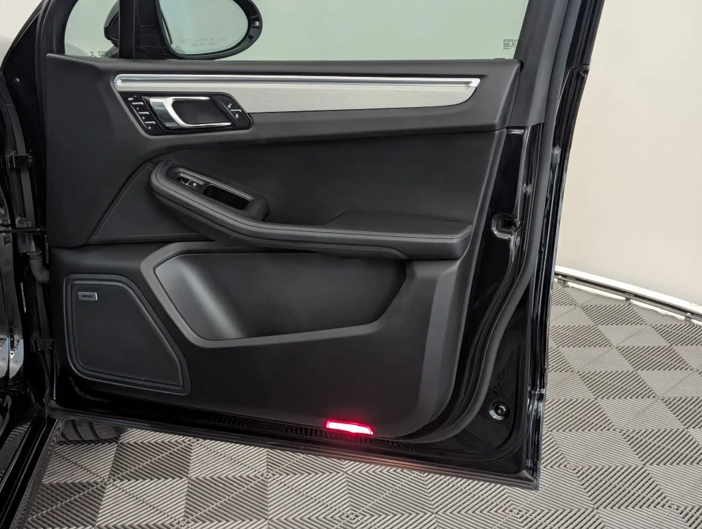 Used 2017 Black Porsche Turbo image 33