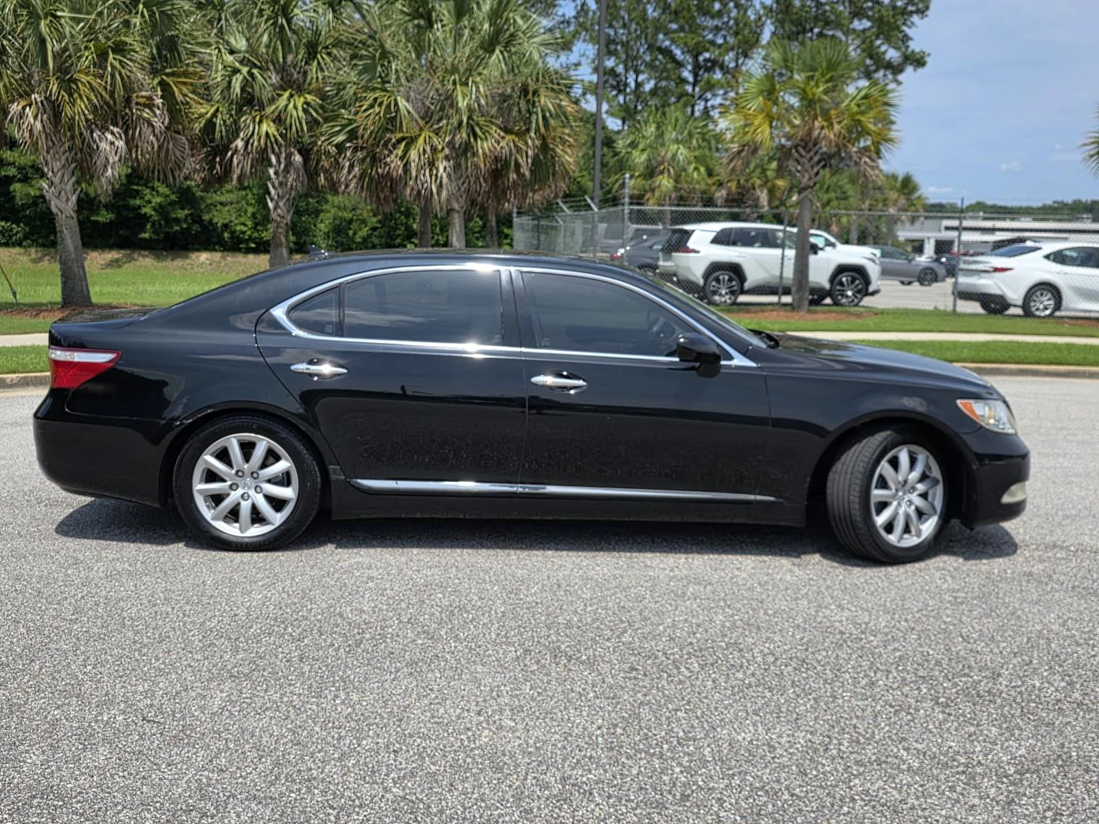 Used 2008  Lexus 460 L image 37