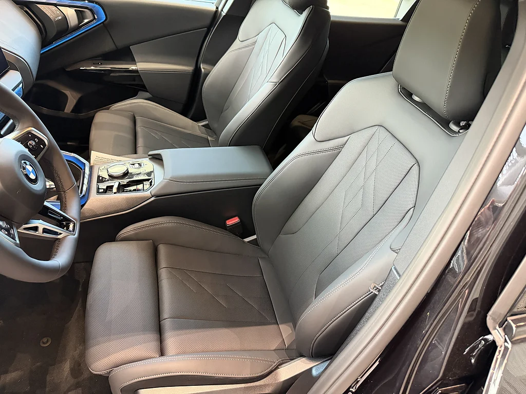 New 2026 Black Sapphire Metallic BMW 30 xDrive image 12