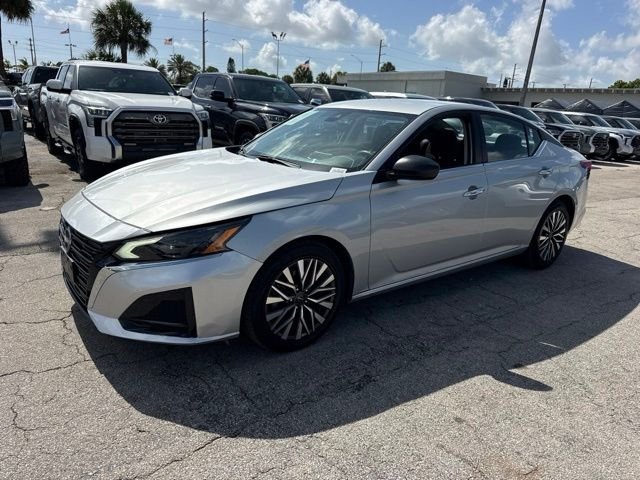 Used 2024 Silver Nissan 2.5 SV image 7