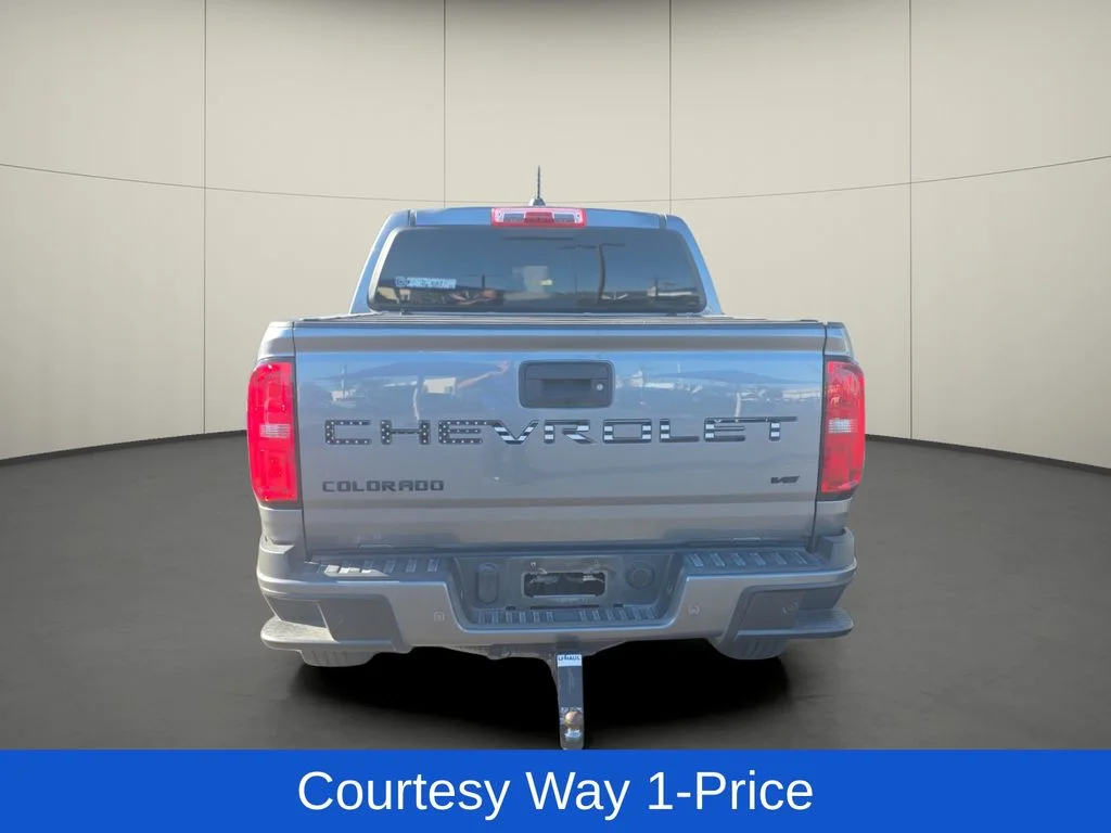 Used 2021 Gray Chevrolet LT image 8