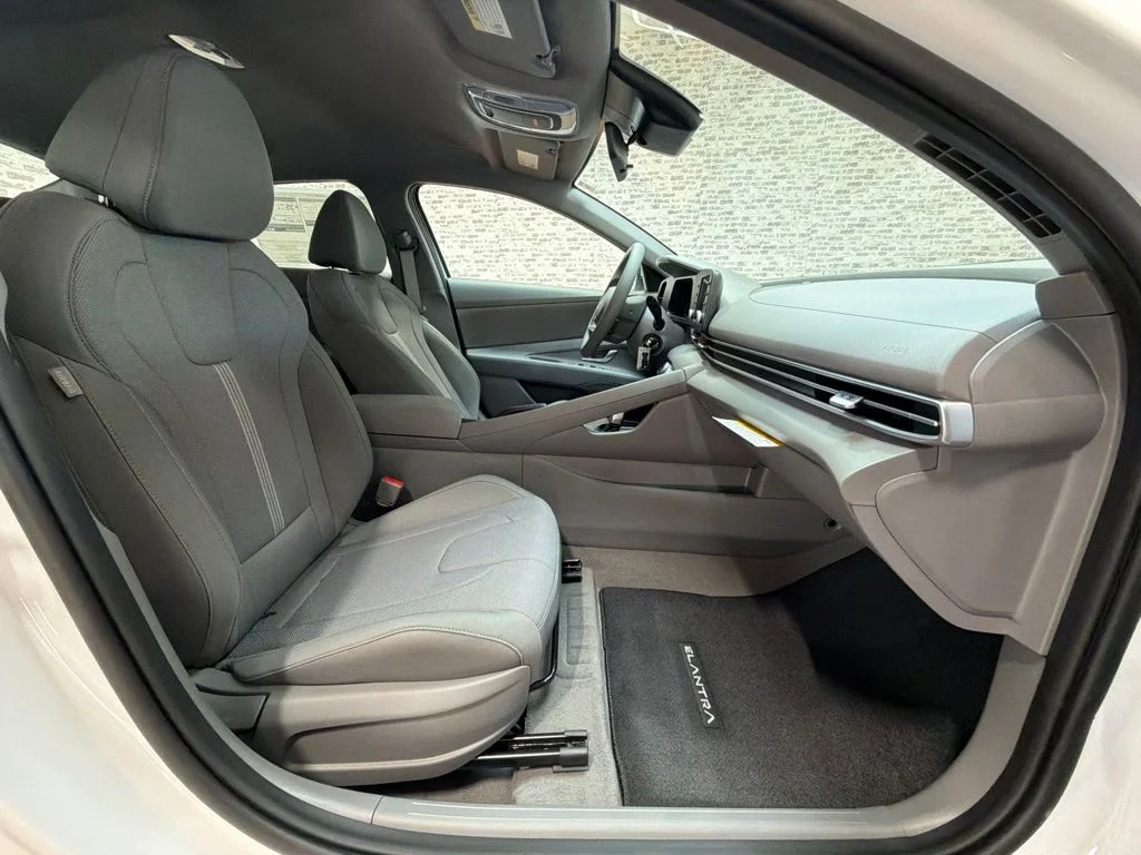 New 2026 Serenity White Hyundai SE image 11