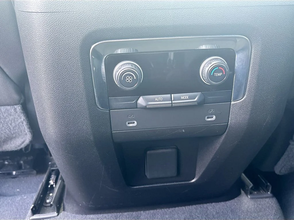 Used 2023 Blue Chevrolet Z71 image 21