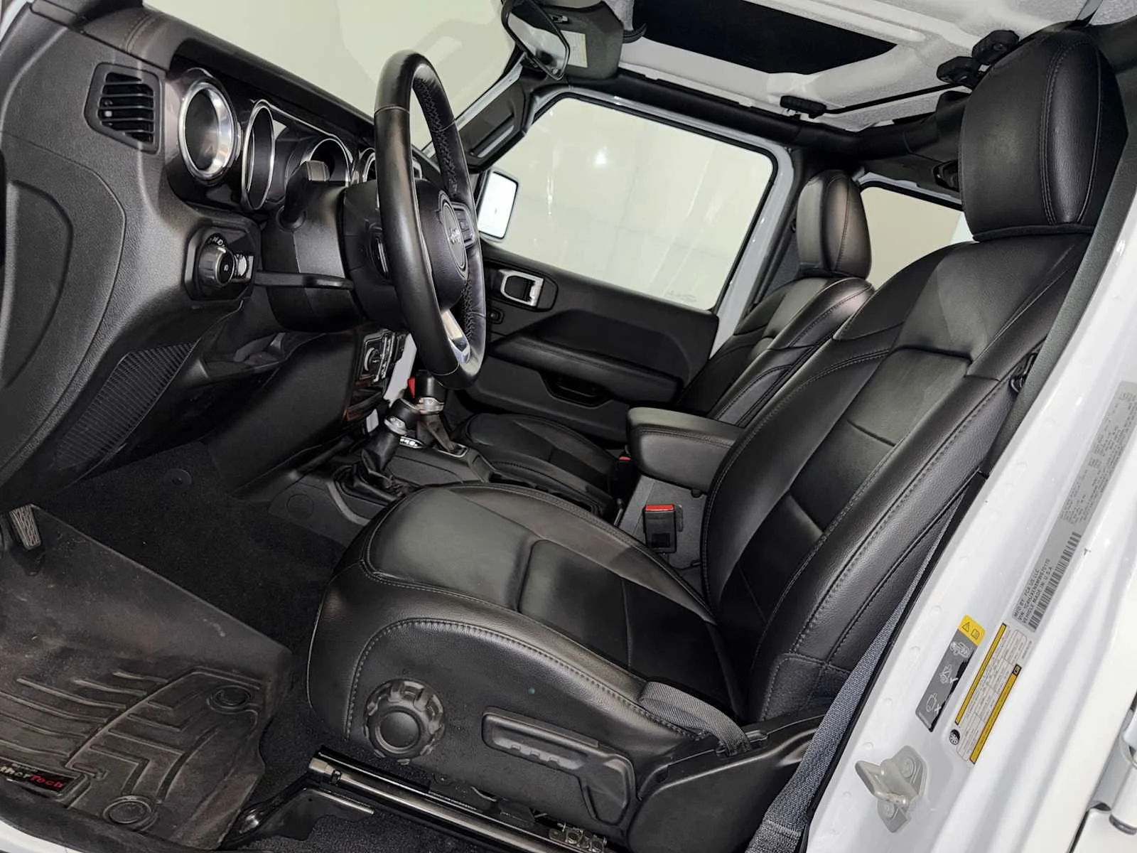 Used 2021 Bright White Clearcoat Jeep Unlimited Sahara Altitude image 9