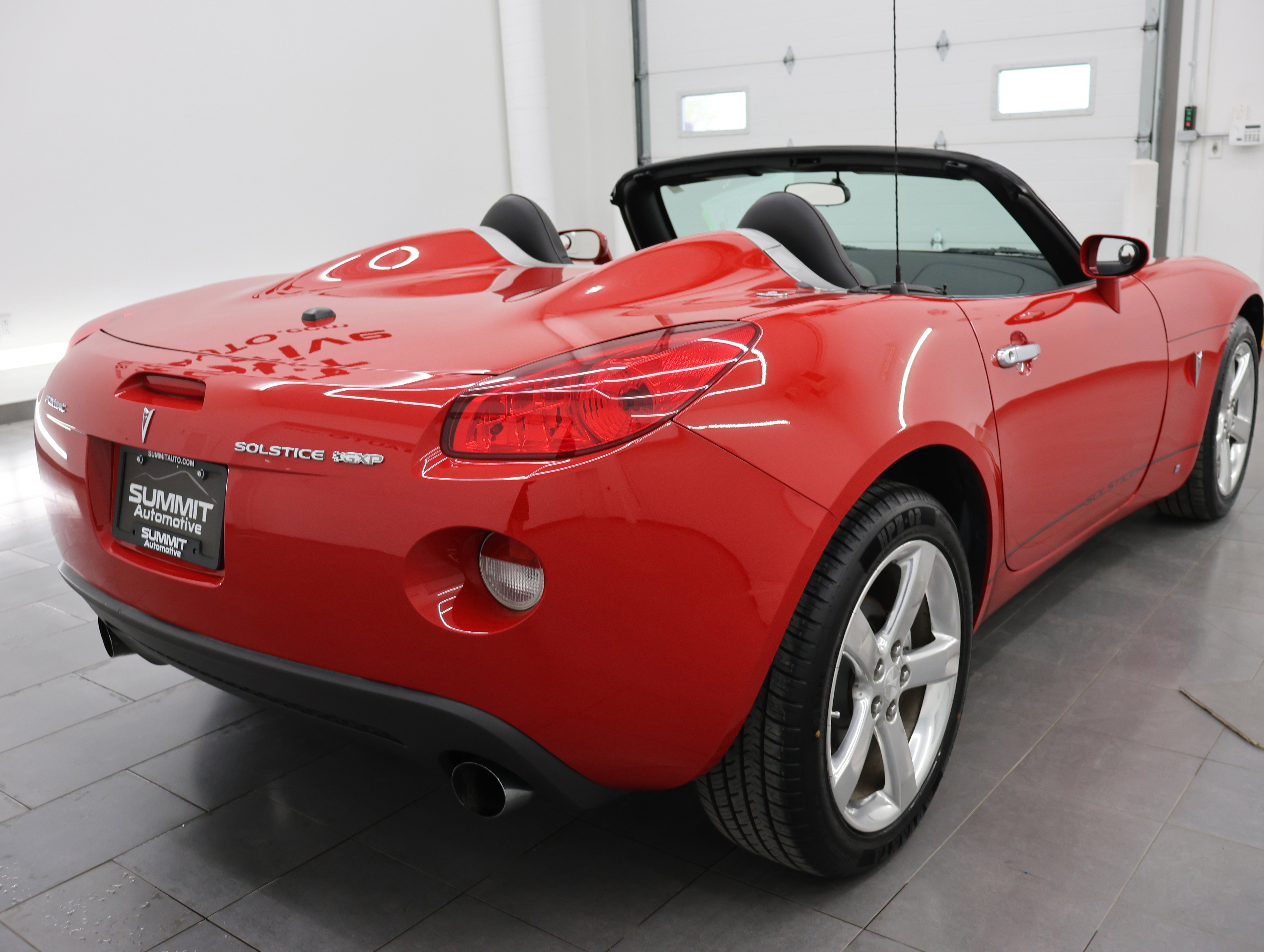 Used 2007 Aggressive (Victory Red) Pontiac GXP Convertible: GXP-CONVERTIBLE-5 SPEED STICK-BLACK LEATHER-LIKE NEW TIRES image 43