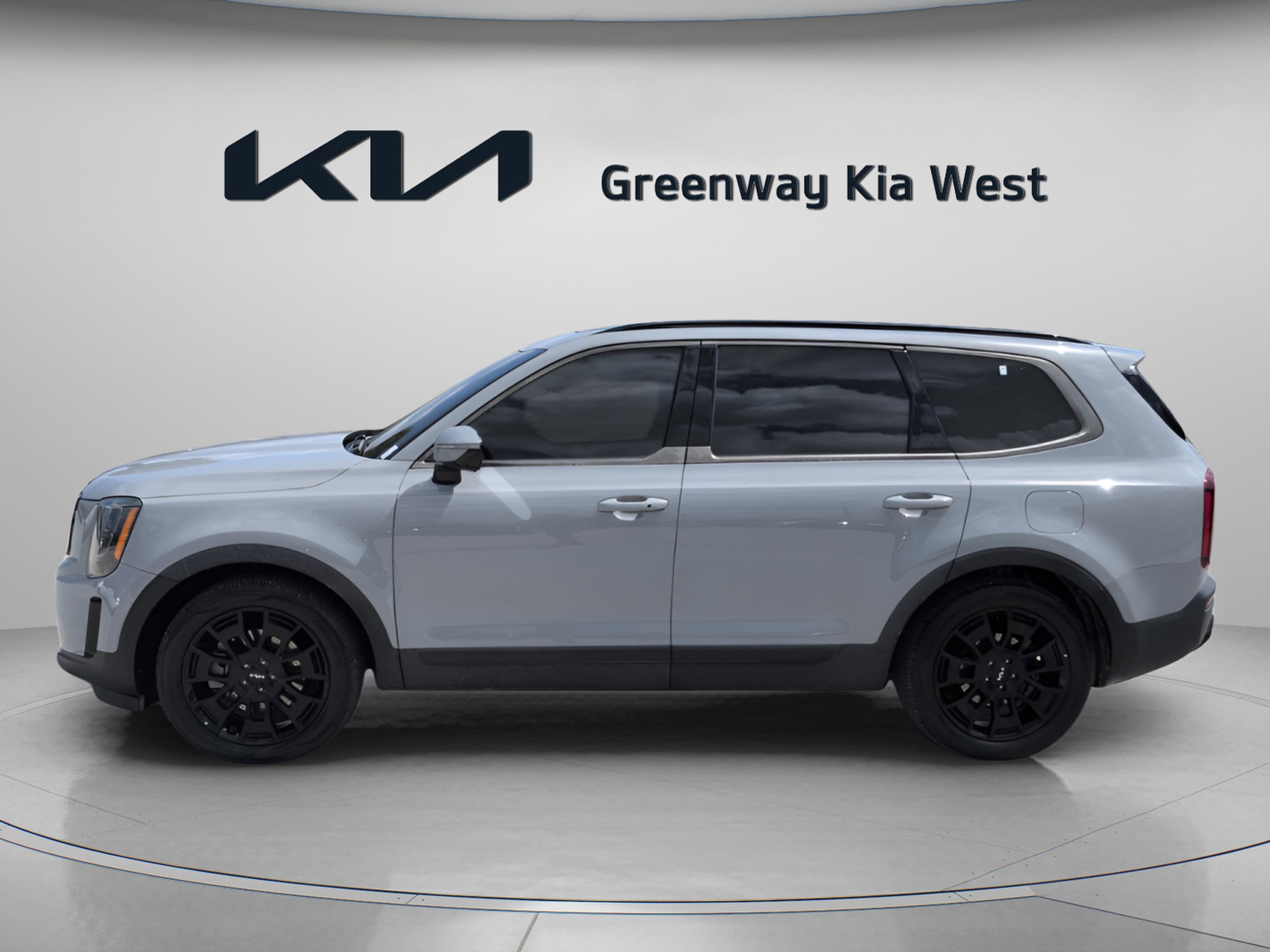 Certified Used 2022 Wolf Gray Kia SX image 5