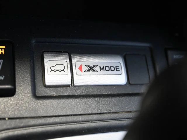 Used 2017 White Subaru 2.5i Premium image 24