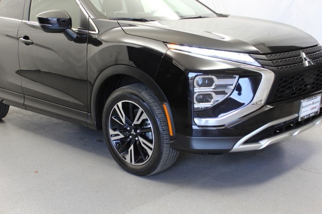 Used 2024  Mitsubishi SEL image 4
