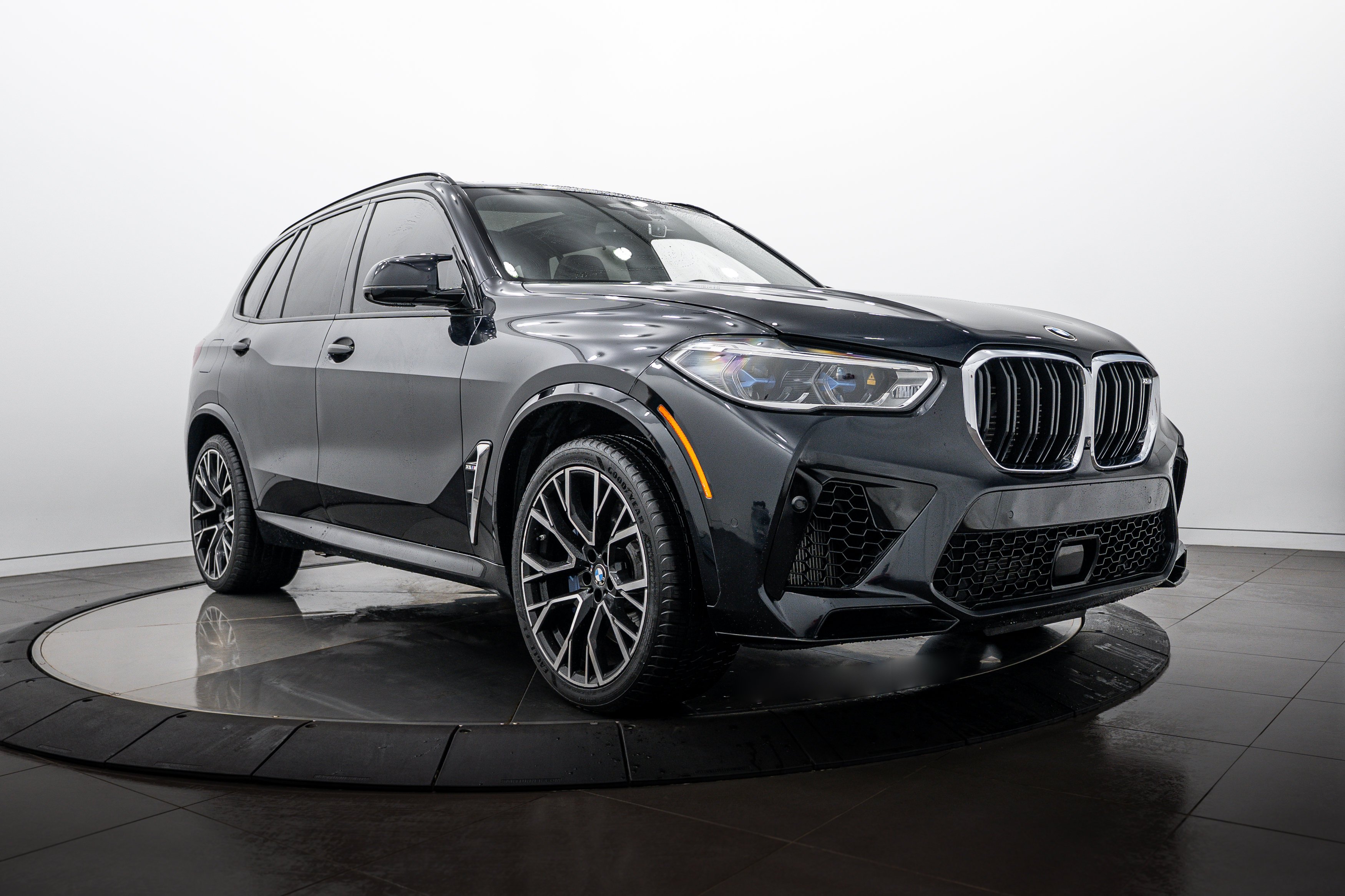 2021 BMW X5 M -'s photo