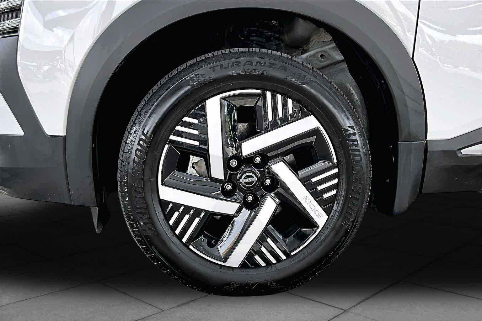 Used 2025 Fresh Powder Nissan SV image 11