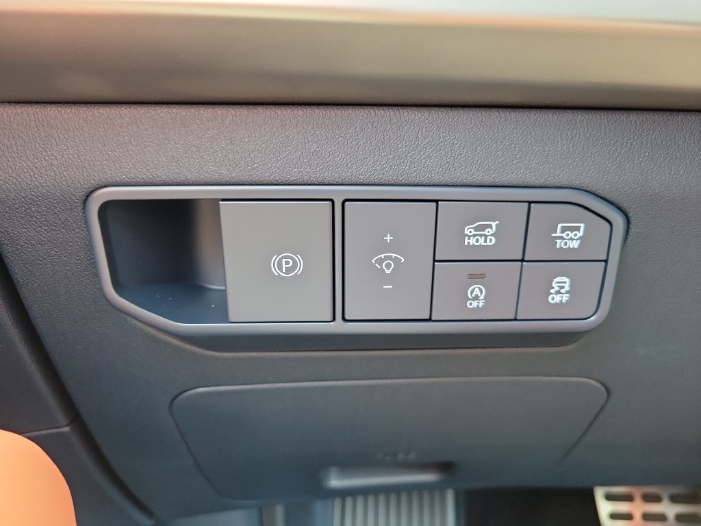 New 2027 Ivory Silver Kia SX image 25
