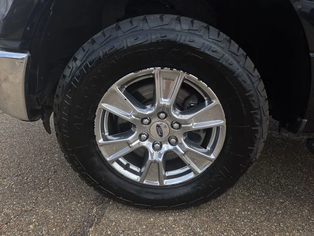 Used 2015 Tuxedo Black Metallic Ford XLT image 24