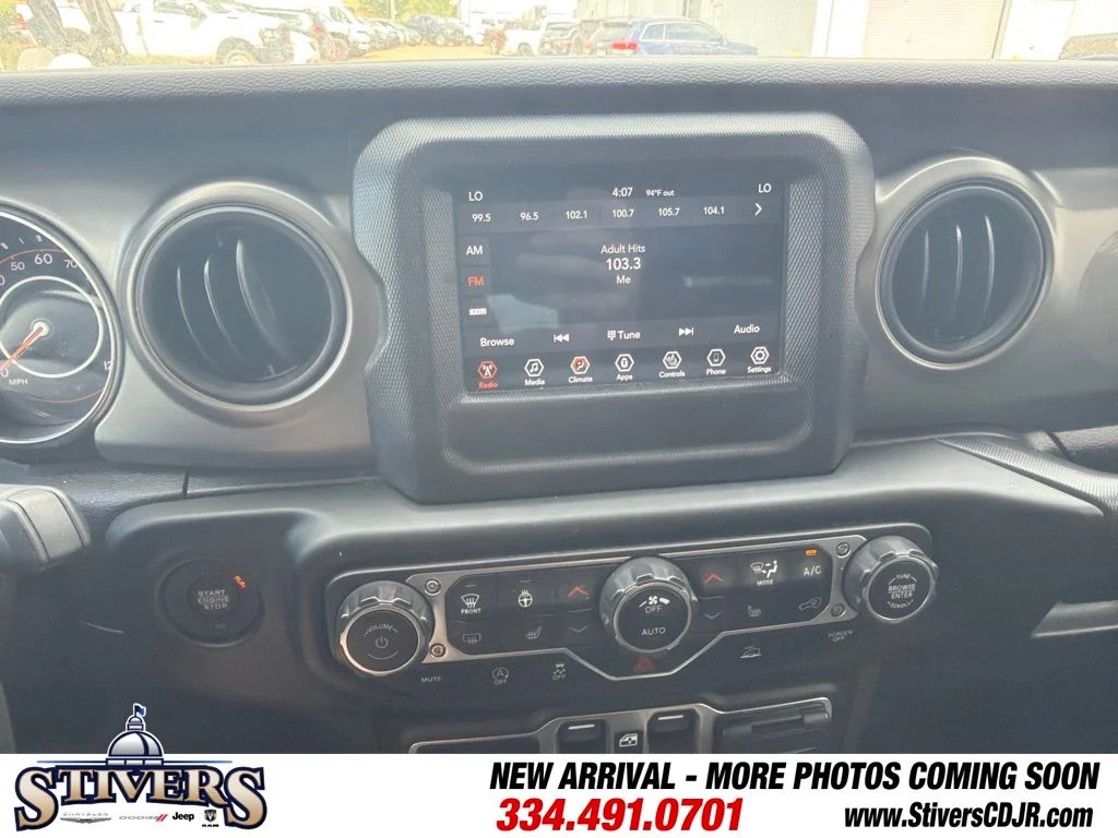 Used 2023 Gray Jeep Sport S image 18