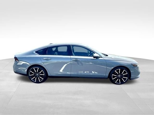 Used 2024 Gray Honda Touring image 9