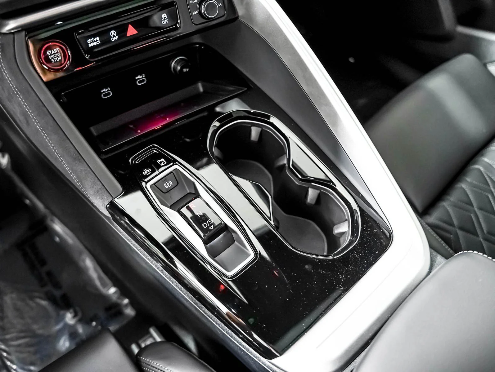 2026 Audi SQ5 Prestige - Photo 15