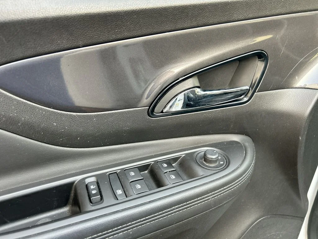 Used 2022 White Buick Preferred image 24