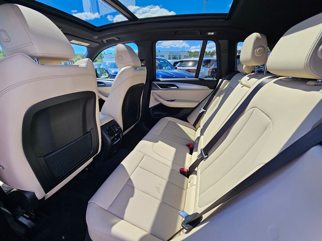 Used 2023 Mineral White Metallic BMW xDrive30i image 17
