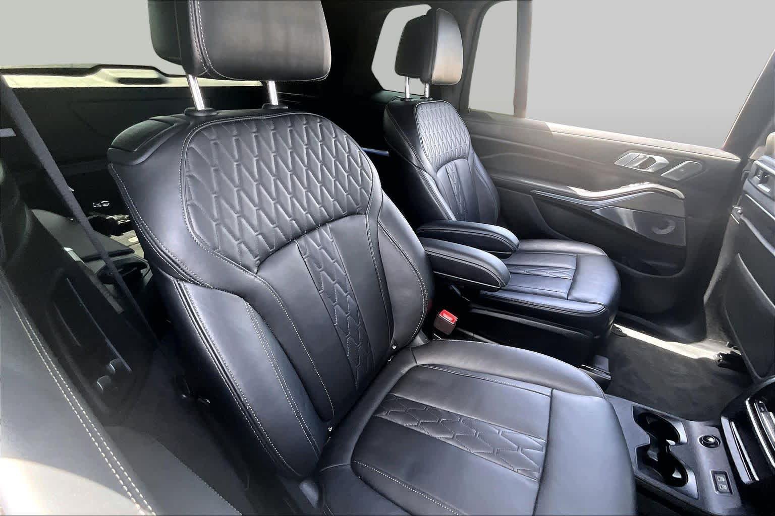 Used 2019 Arctic Gray Metallic BMW xDrive50i image 18