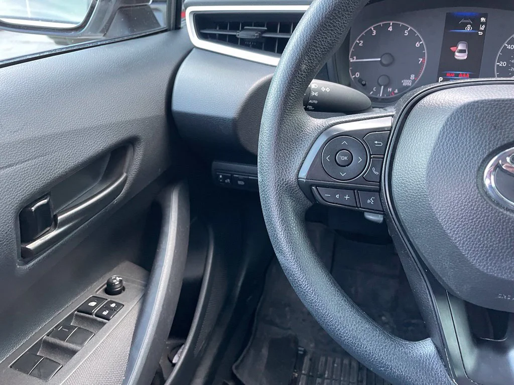 Used 2025 White Toyota LE image 10